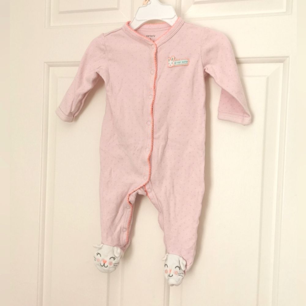 5/$10 Carter's baby girls sleeper size 6 m